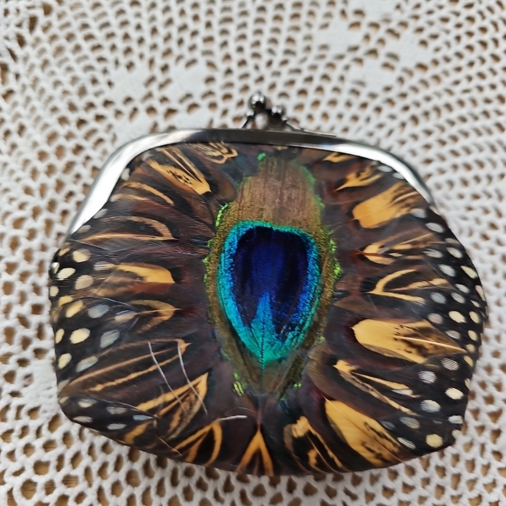 Vintage Lee Sands Hawaii Pheasant/Peacock Coin Purse Kiss Closure - Picture 2 of 10